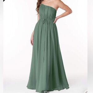 Azazie ‘Hoya’ Bridesmaid Dress.